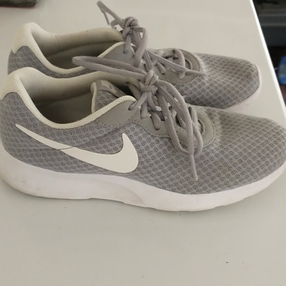 Nikes - Picture 2 of 3